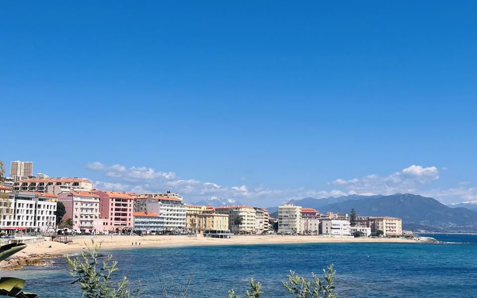 A vendre appartement F2  au PARC BERTHAULT 