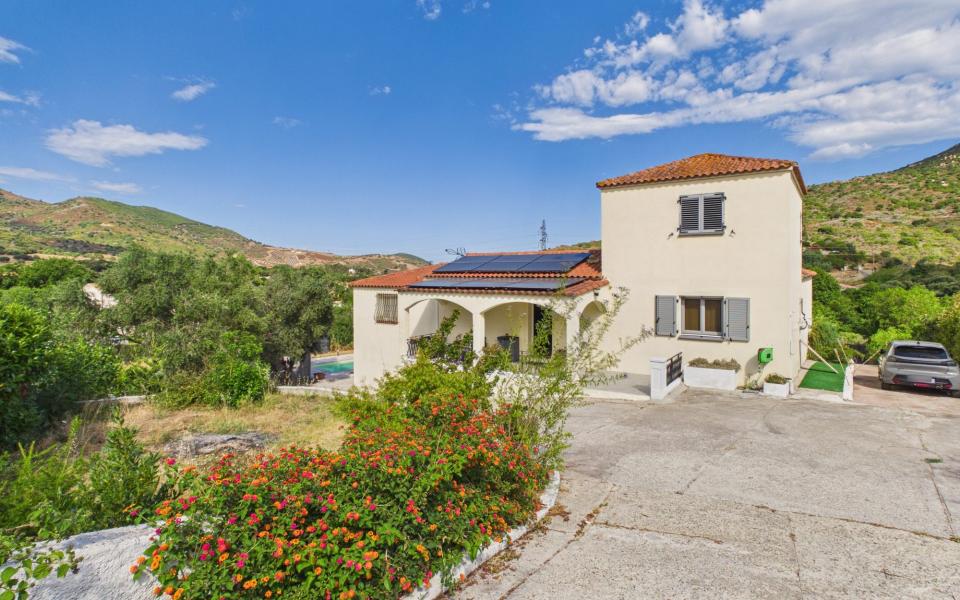 A VENDRE VILLA F5 ET F3 AVEC PISCINE - CASTAGNOLA  - ALATA