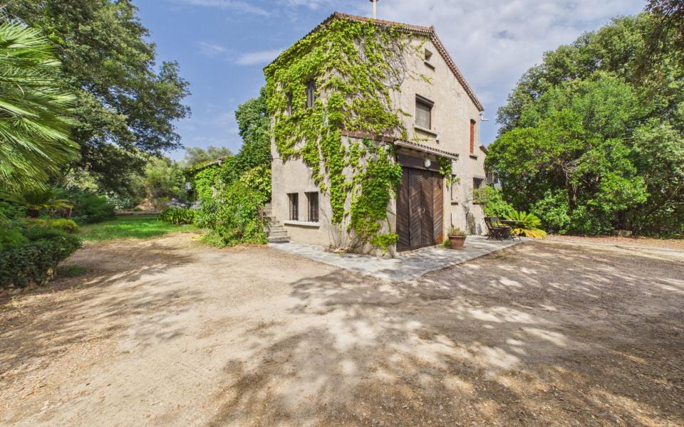 A VENDRE VILLA FAMILIALE DE 176 M² AVEC PISCINE PLAINE DE PERI