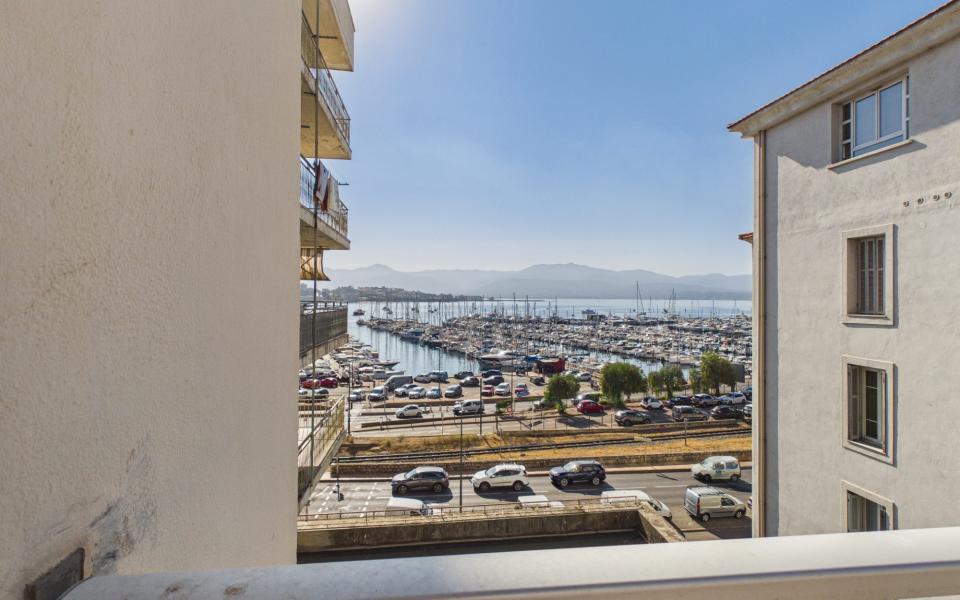 A VENDRE F3 CASTEL VECCHIO