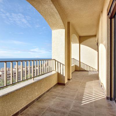 En Corse,à Ajaccio, sur la route des Sanguinaires, Vente d'un appartement de type F3 de 73 m²  avec terrasse et  vue mer