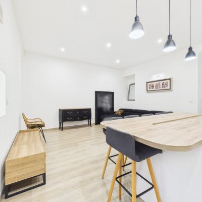 A vendre F4 rénové secteur Tribunal