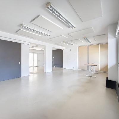 Local 86 m²  à usage de bureaux   ou professionnel à la location à Ajaccio