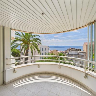 A VENDRE F4 DE STANDING- RES L'ARAUCARIA - AJACCIO