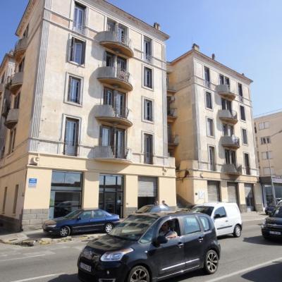 En Corse, à Ajaccio, location d'un local de 205 m² de plain pied secteur Amirauté / cours Jean Nicoli