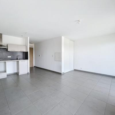 F1 récent à louer secteur rocade à Ajaccio