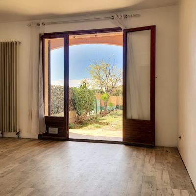 En Corse, à Ajaccio, un appartement de type F1 d'une superficie de 28 m² avec terrasse et un jardin privatif de 60m²