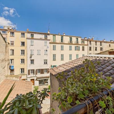 F2 VIEILLE VILLE