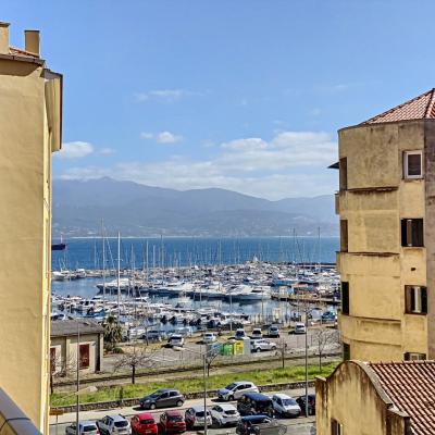 F3 à vendre Montée Saint Jean de 74m² vue mer- Ajaccio