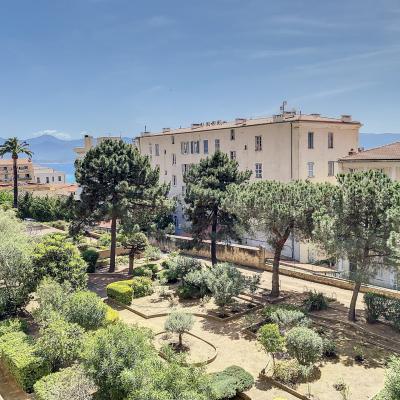 Appartement F4 à vendre au Palais Grandval à Ajaccio