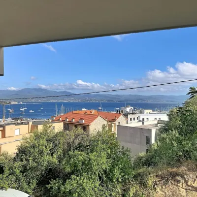 Location d'un local de 79 m² à usage de Bureaux en bail professionnel à Ajaccio