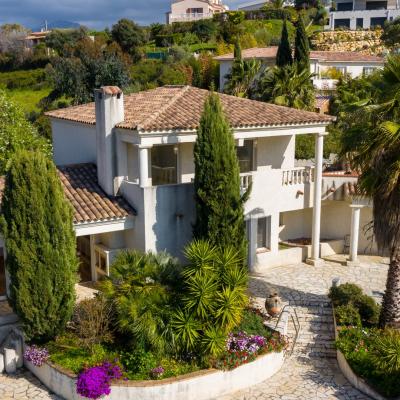 Une Villa avec piscine et dépendance à vendre-Bastelicaccia