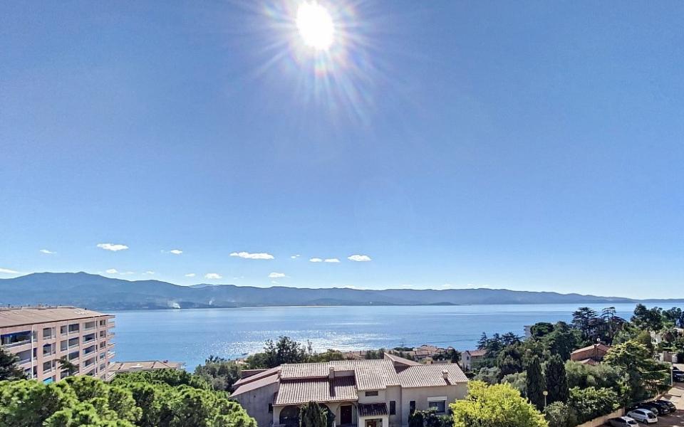 F4 à vendre Parc Berthault avec vue mer - Ajaccio