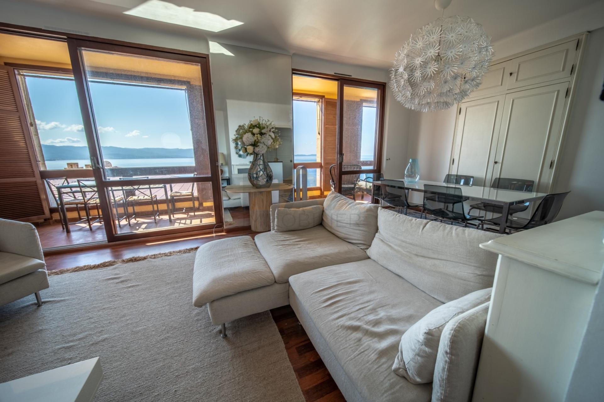En Corse En Hyper Centre D Ajaccio Dans Le Triangle D Or Un F3 Duplex Au Diamant 1 Avec Terrasse Plein Sud