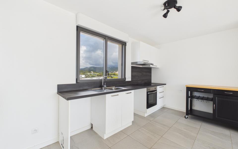 A Vendre appartement F2 Porticcio avec grande terrasse résidence récente - Miniature 6