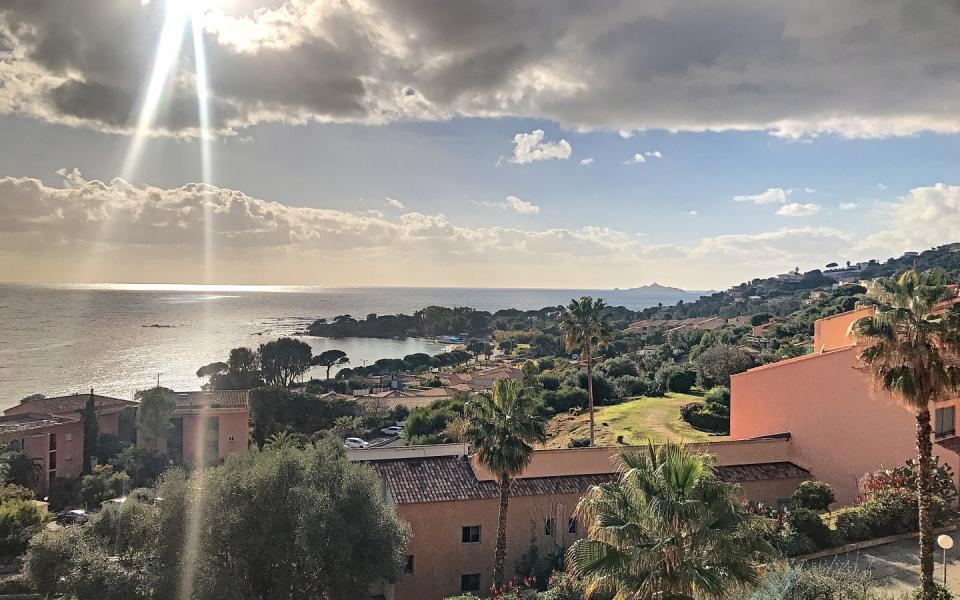 En Corse, à Ajaccio, appartement de type F1 Bis, Résidence SANTA LINA