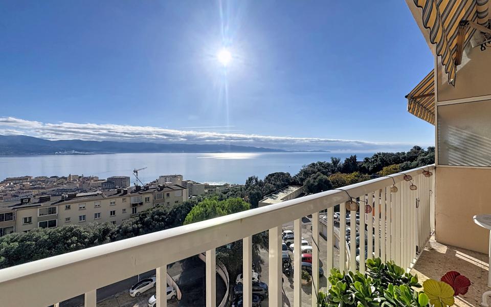 F4 A LOUER MEUBLE BELVEDERE AJACCIO