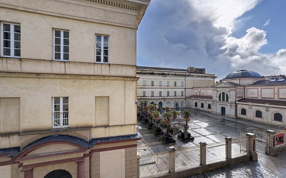 Beau F2 meublé rue Fesch centre ville à Ajaccio