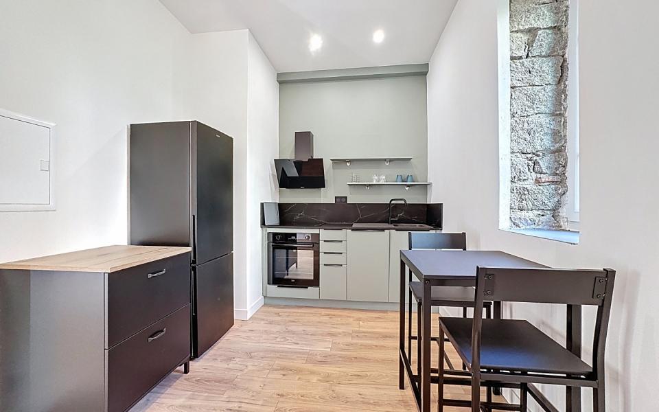 Beau F2 meublé rue Fesch centre ville à Ajaccio