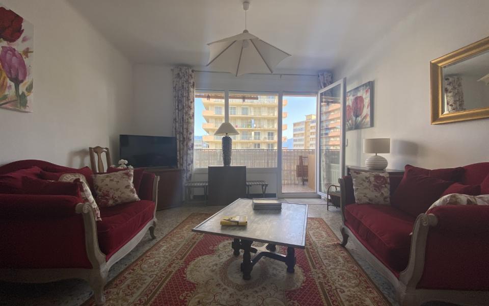 En Corse à Ajaccio dans le secteur du Loretto, quartier des Palmiers, un F2 de 60m²