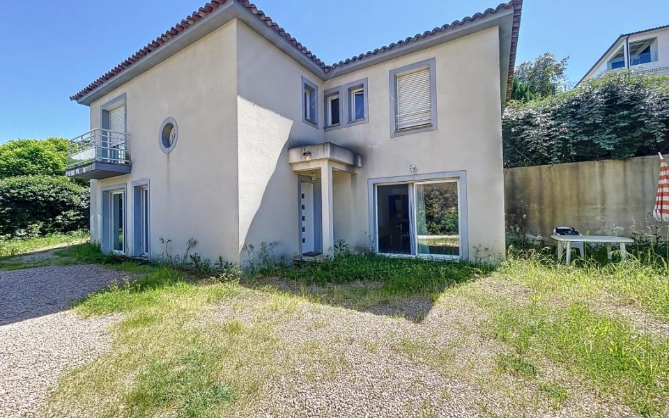 F3 meublé à louer secteur Mezzavia à Ajaccio