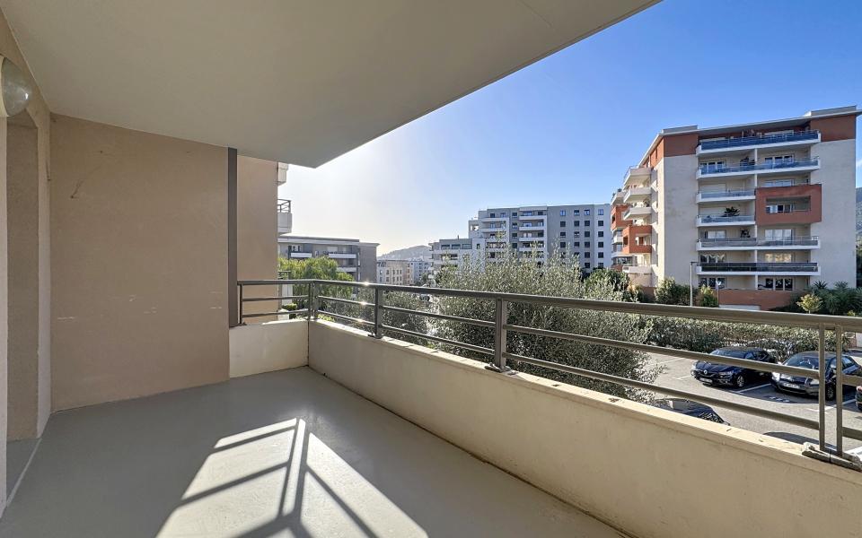 F3 à louer secteur rocade le Vivaldi II à Ajaccio