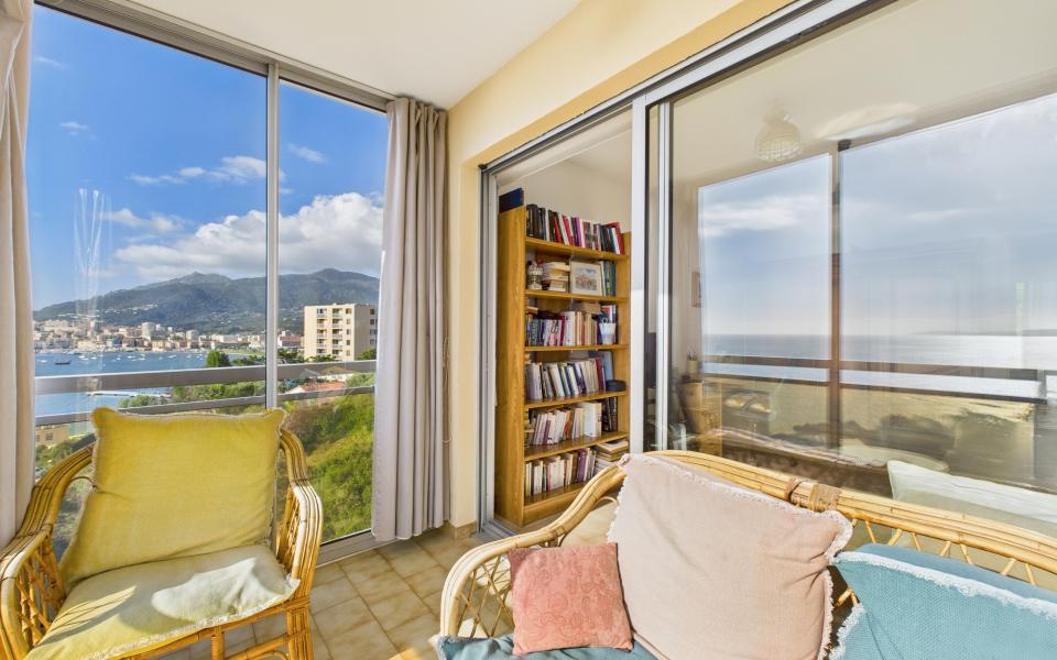 Vendre appartement F4 à Ajaccio : Vue mer, proche plages et centre-ville - Miniature 11