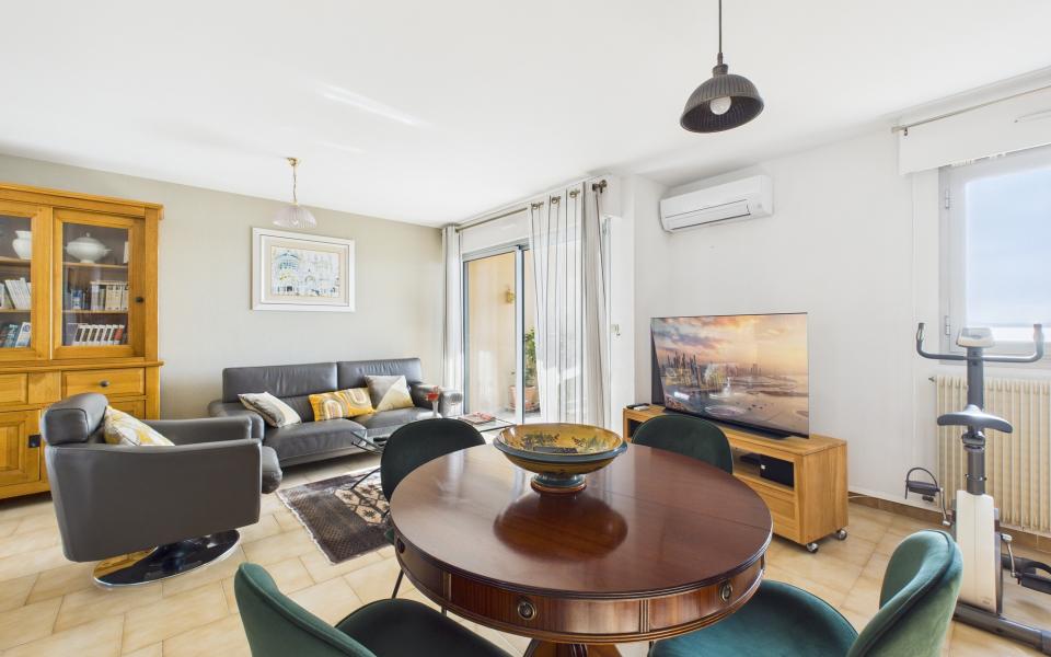 Vendre appartement F4 à Ajaccio : Vue mer, proche plages et centre-ville - Miniature 3