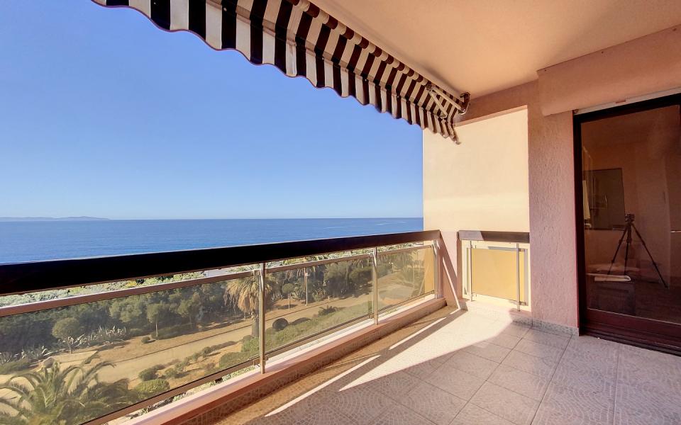 A VENDRE F4 VUE MER ROUTE DES SANGUINAIRES