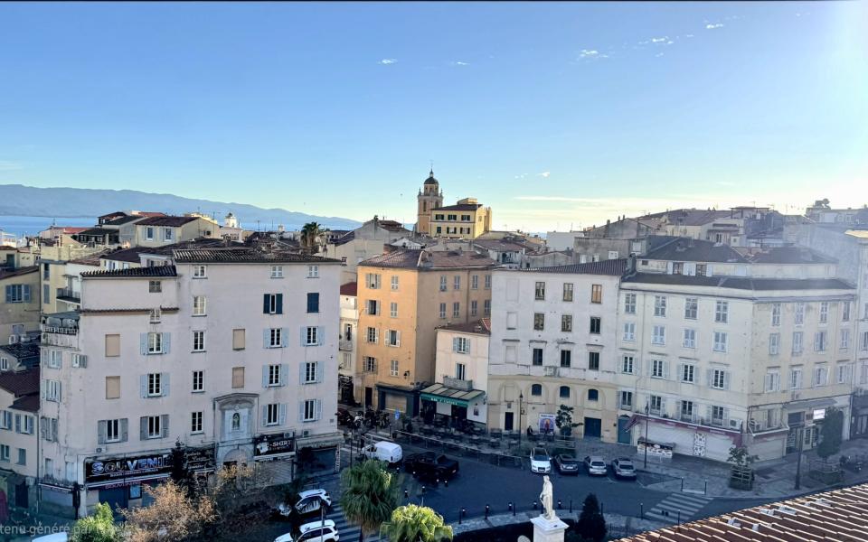 F4 A VENDRE AVENUE ANTOINE SERAFINI 