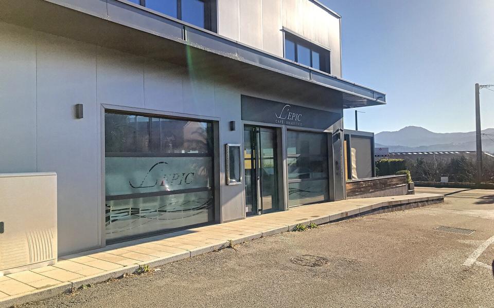 Baléone - Ajaccio: Vente murs d'un local commercial de 316 m² - Emplacement n°1 