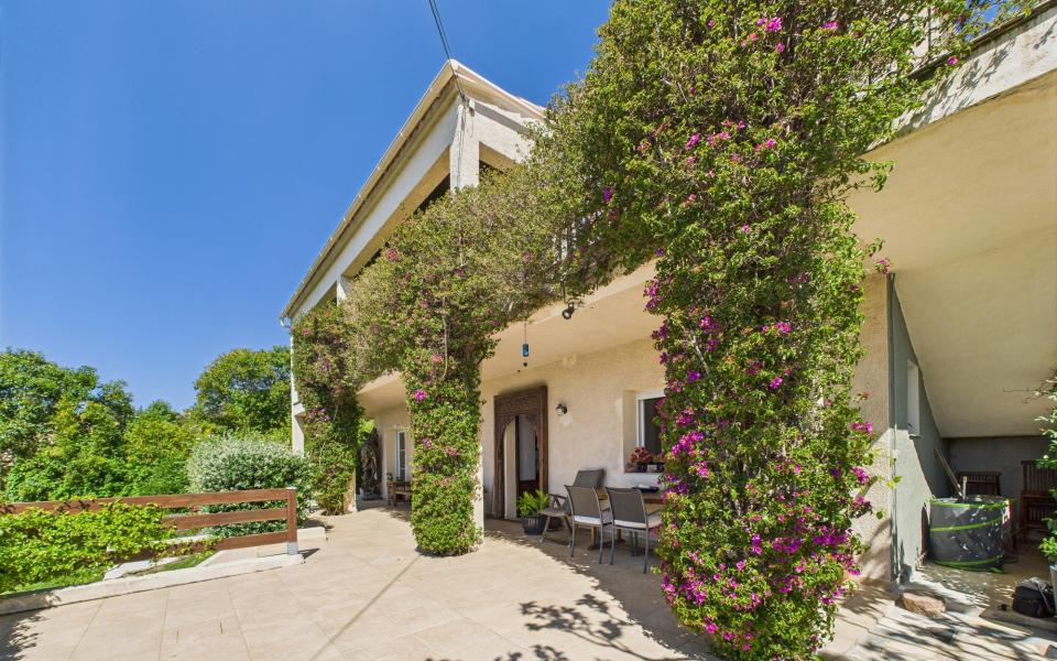 VILLA A VENDRE TROVA