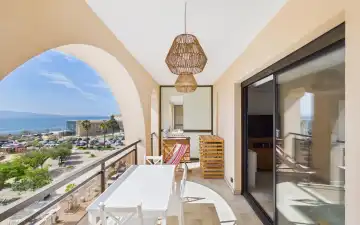 A vendre Studio avec terrasse et Vue Mer, Triangle d'Or