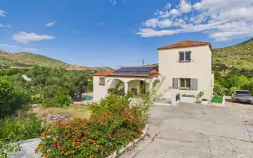 A VENDRE VILLA F5 ET F3 AVEC PISCINE - CASTAGNOLA  - ALATA