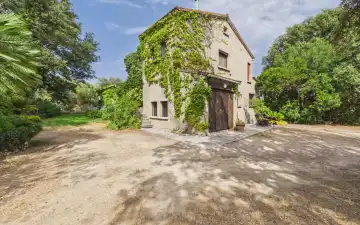 A VENDRE VILLA FAMILIALE DE 176 M² AVEC PISCINE PLAINE DE PERI