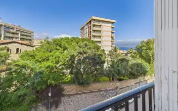 F3 RUE WALESKA