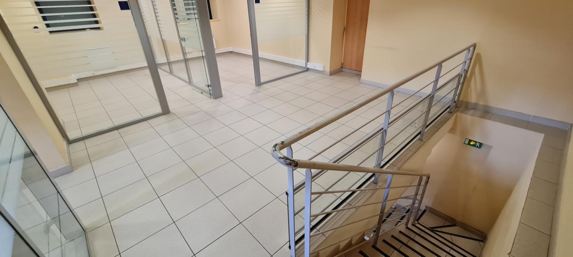 Local à louer centre ville dégagement étage