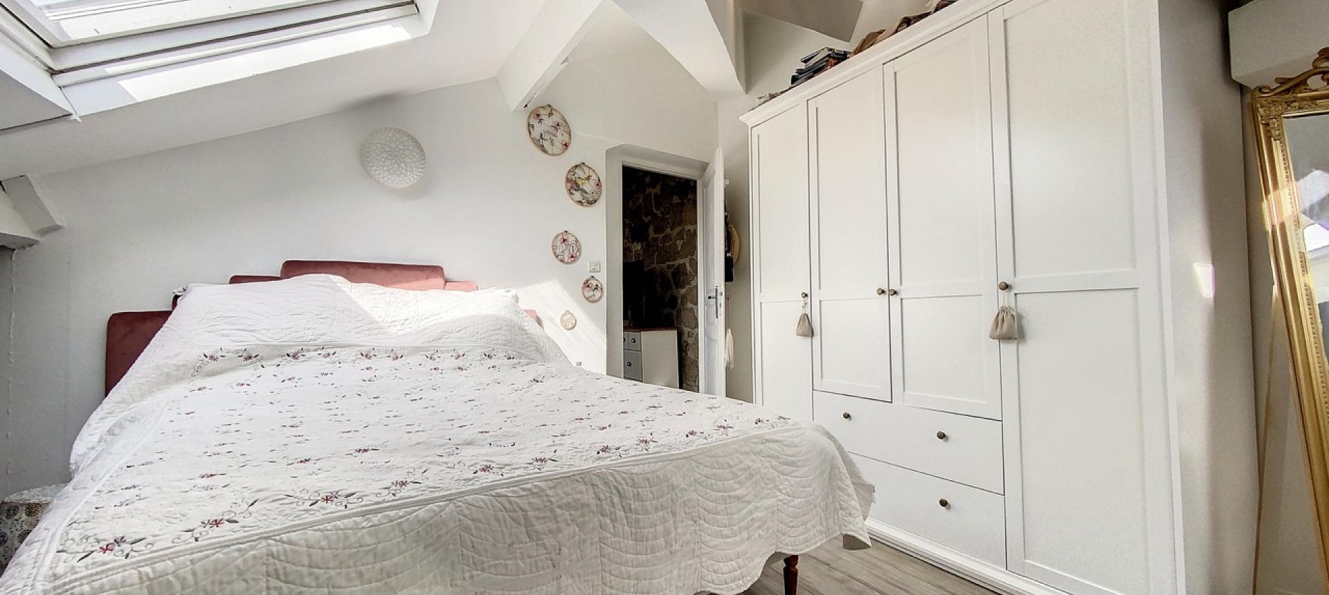 F2 meublé à louer BD Maglioli  chambre 