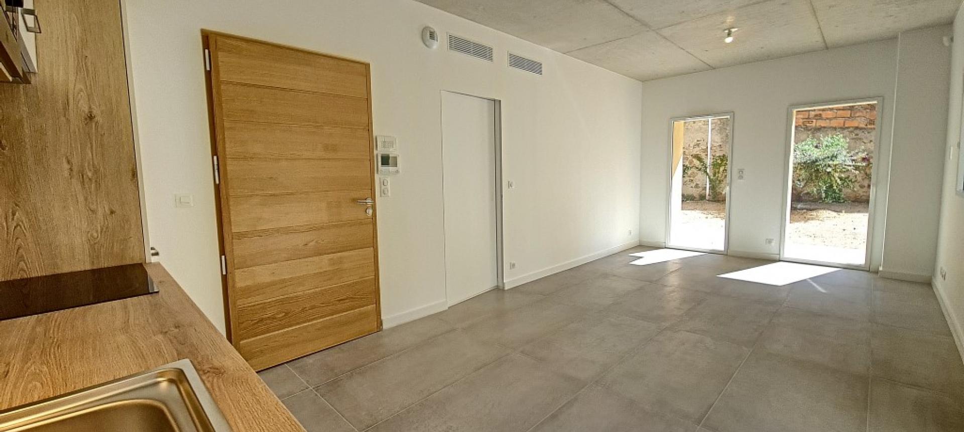 F3 à louer  Albert 1er Forcone séjour