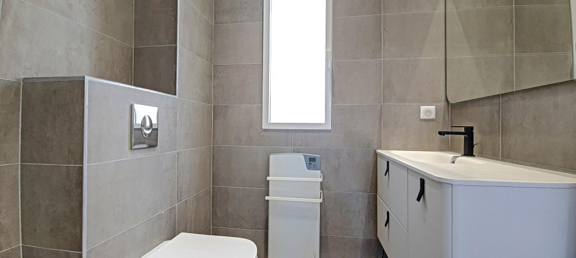 F2 à louer Trottel  Marengo salle de douche