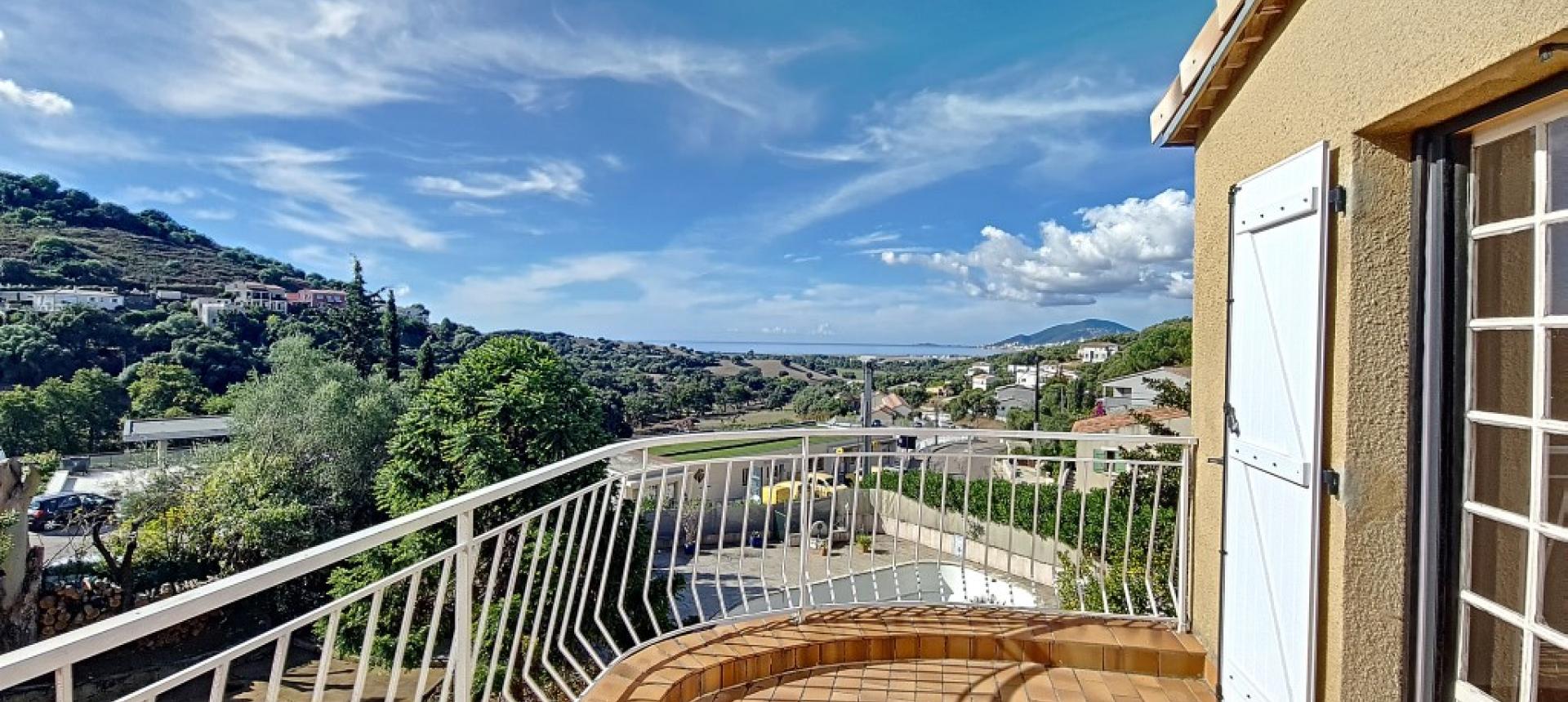 F3 à louer Bastelicaccia terrasse et vue 