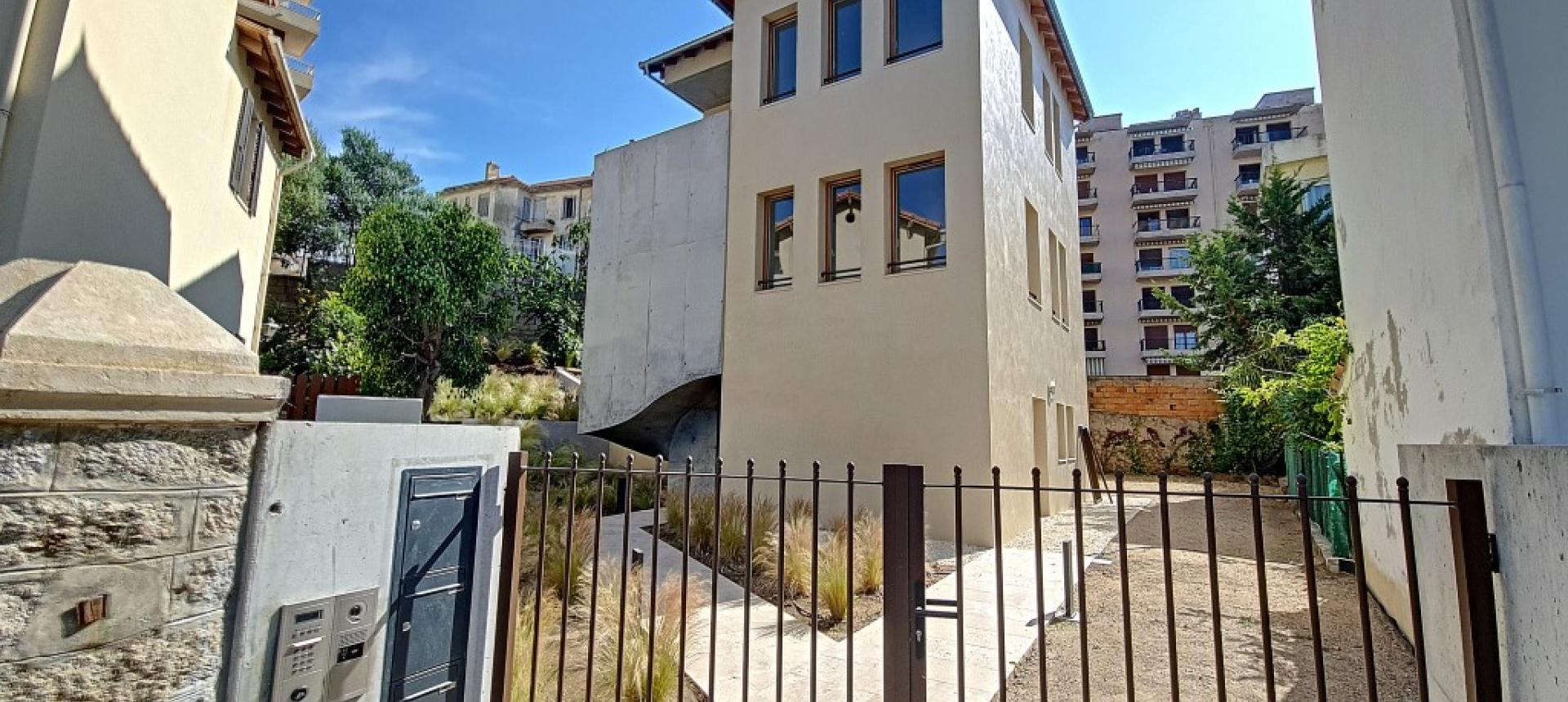 F2 à louer Marengo bâtisse 