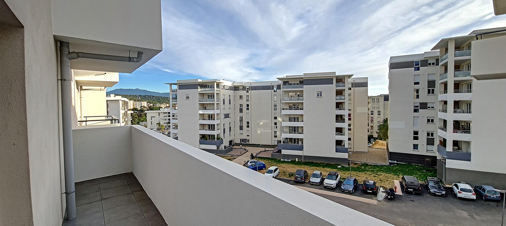 F3 à louer Terrasses de Bodiccione balcon