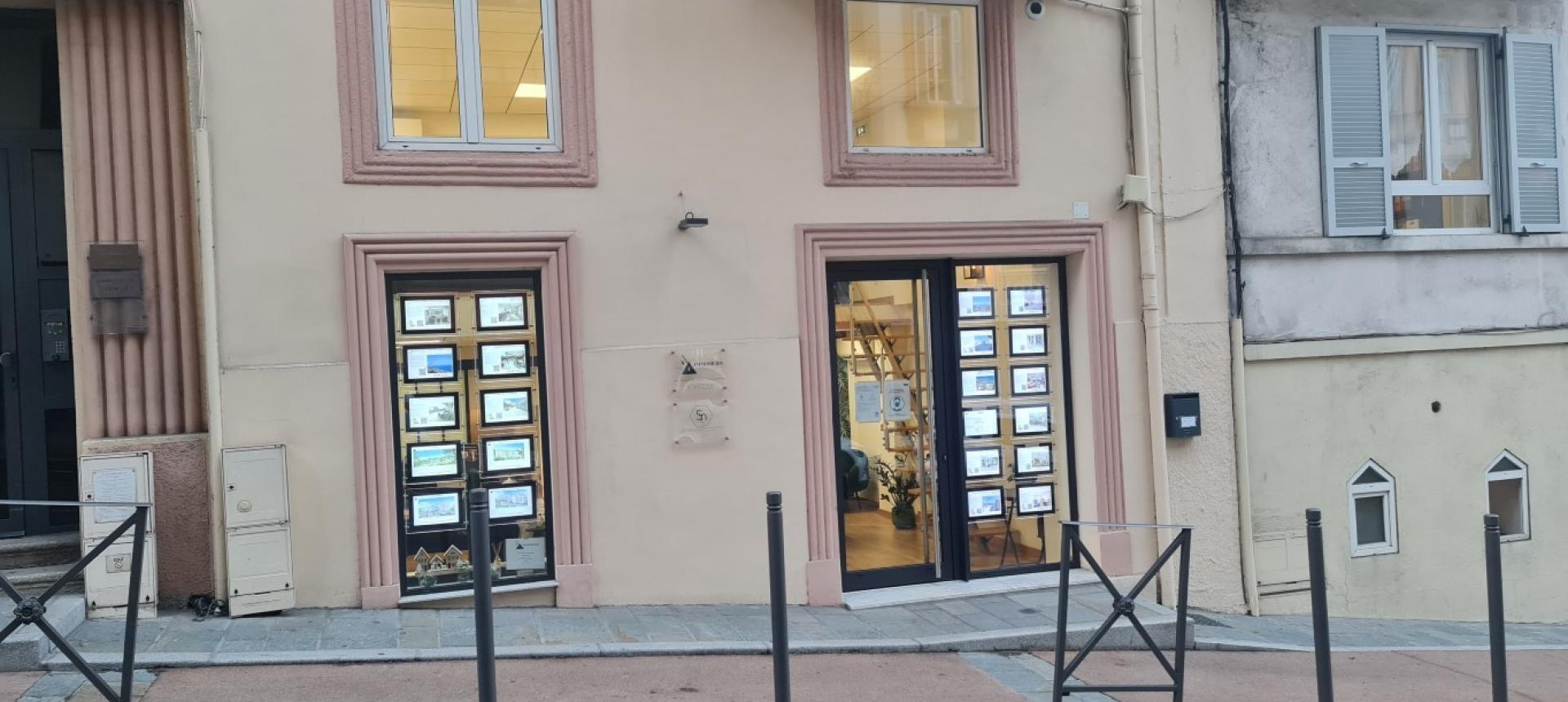 Pas de porte à vendre local commercial Beverini à Ajaccio