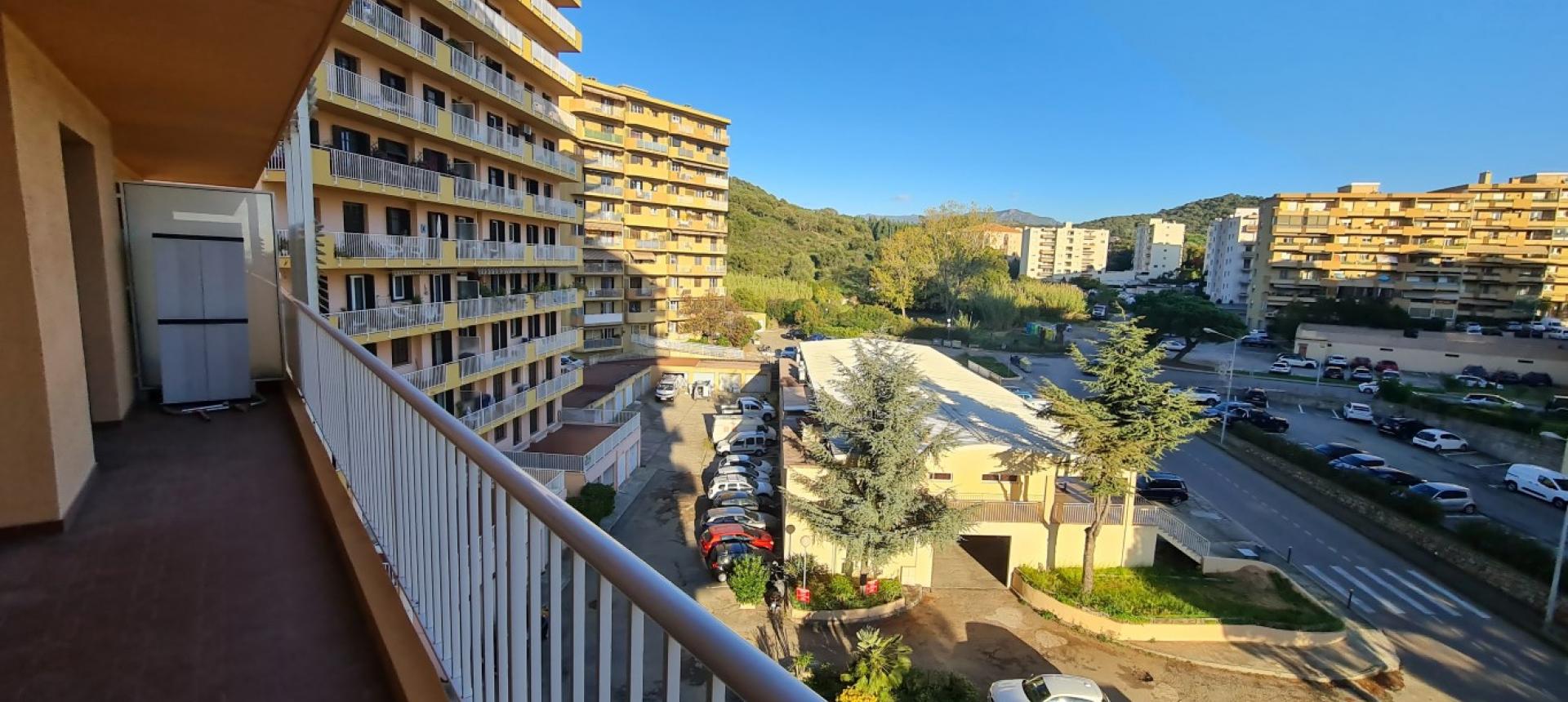 A LOUER F2 MEUBLE PIETRALBA VUE TERRASSE