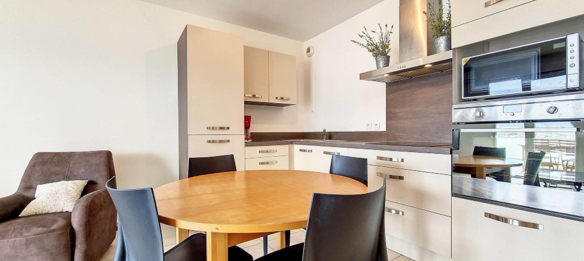 F2 meublé à louer Les arbousiers cuisine