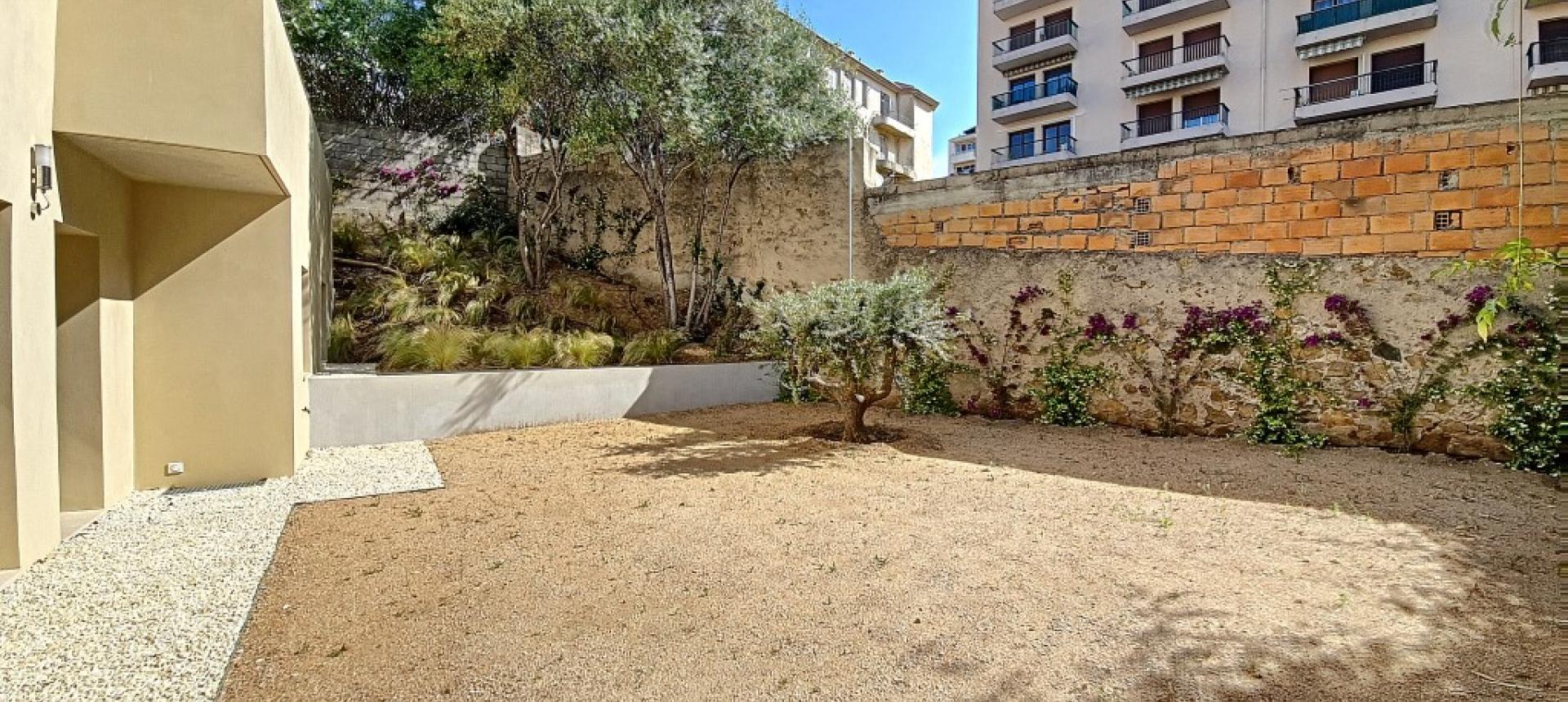 F3 à louer  Albert 1er Forcone  jardin