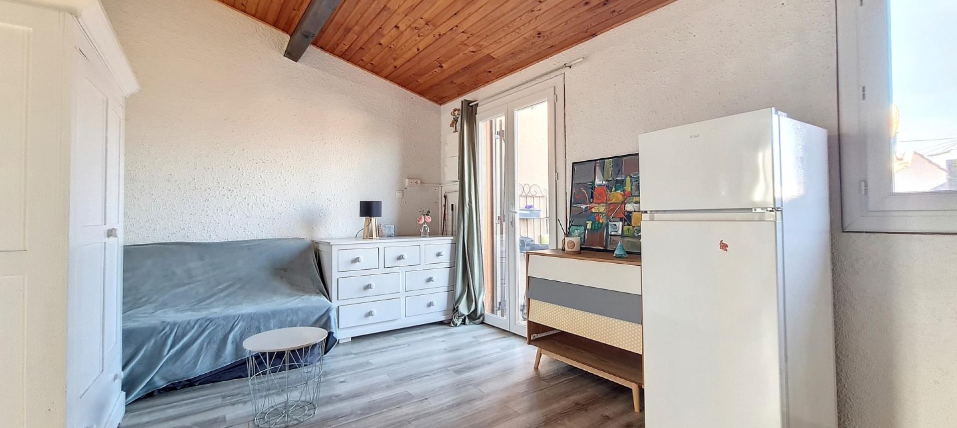 F2  à louer Agosta pièce à vivre 