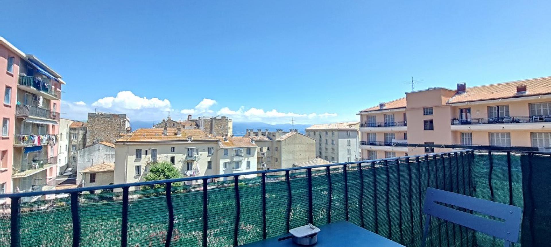 F4 à louer Kennedy terrasse 