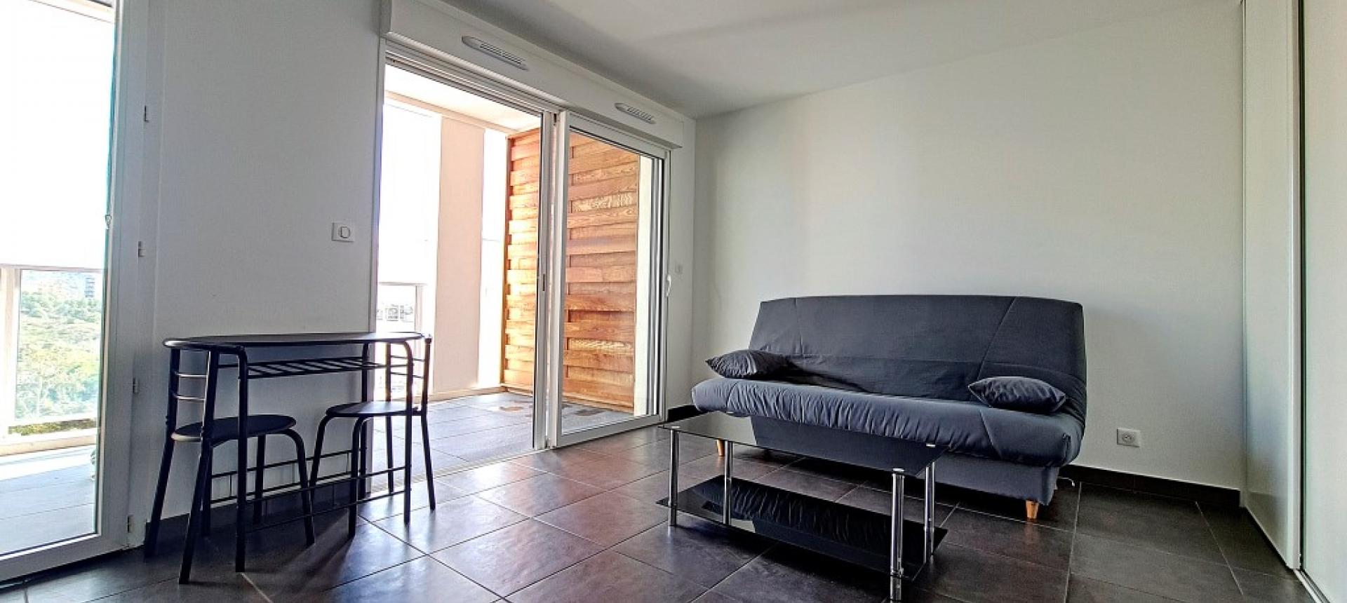 F1 meublé  à louer la Palmeraie pièce à vivre